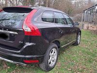 Second-hand Volvo XC60 190 CP (139 kW) 2016 Negru SUV