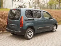 Neu Fiat Doblò 131 PS (96 kW) 2026 Blau Van / Kleinbus