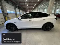 Gebraucht Tesla Model Y Performance 392 kW (533 PS) 2023 Pearl white multicoat SUV