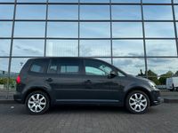 Gebraucht VW Touran Trendline 105 PS (77 kW) 2014 Grau Van / Kleinbus