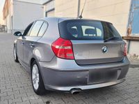 Gebraucht BMW 118 143 PS (105 kW) 2009 Silber Kleinwagen