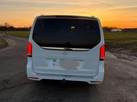 Gebraucht Mercedes V220 Edition 190 PS (139 kW) 2018 Weiß Van / Kleinbus