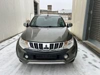 Gebraucht Mitsubishi L200 Basis 181 PS (133 kW) 2017 Grün Abholung
