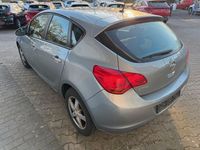 Gebraucht Opel Astra Edition 116 PS (85 kW) 2011 Silber Limousine