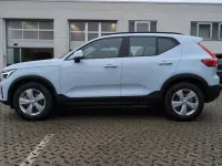 Neu Volvo XC40 163 PS (119 kW) 2025 Blau SUV