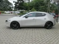 Neu Mazda 3 Nagisa 140 PS (102 kW) 2026 Platinum quartz m Limousine