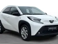 Gebraucht Toyota Aygo X Active 72 PS (52 kW) 2024 Schneeweiß 040 SUV