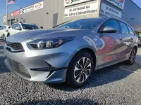 Neu Kia Ceed Sportswagon 140 PS (102 kW) 2025 Penta grau Kombi