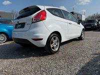 Gebraucht Ford Fiesta Trend 60 PS (44 kW) 2014 Weiß Kleinwagen