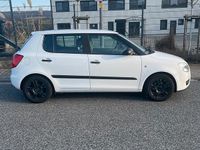 Gebraucht Skoda Fabia 60 PS (44 kW) 2010 Weiß Limousine