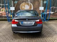 Gebraucht BMW 320 170 PS (125 kW) 2008 Grau Limousine