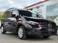 Gebraucht Mercedes T180 Progressive 116 PS (85 kW) 2024 Rubellitrot Van / Kleinbus