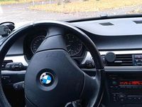 Gebraucht BMW 318 130 PS (95 kW) 2006 Grau Kombi