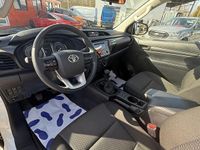 Gebraucht Toyota HiLux 150 PS (110 kW) 2023 Weiß Abholung