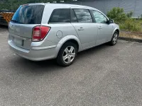 Gebraucht Opel Astra 110 PS (80 kW) 2010 Silber Kombi