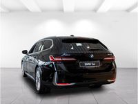 Neu BMW 530 Performance 299 PS (219 kW) 2026 Black sapphire metallic (schwarz) Kombi