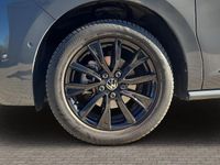 Gebraucht VW Multivan Edition 150 PS (110 kW) 2024 Grau Van