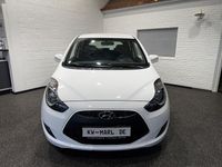 Gebraucht Hyundai i20 125 PS (91 kW) 2018 Weiß Van / Kleinbus