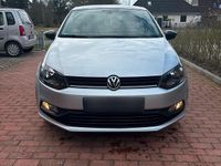 Gebraucht VW Polo 75 PS (55 kW) 2015 Silber Kleinwagen