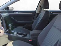 Gebraucht VW Passat Conceptline 150 PS (110 kW) 2022 Deep black perleffekt Kombi