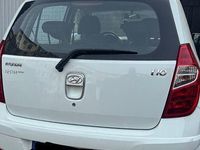 Gebraucht Hyundai i10 Edition 69 PS (50 kW) 2013 Weiß Kleinwagen