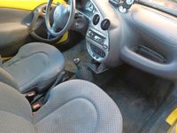 Second-hand Ford Ka 60 CP (44 kW) 2003 Galben Hatchback