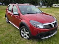 Gebraucht Dacia Sandero Stepway 75 PS (55 kW) 2011 Rot Limousine