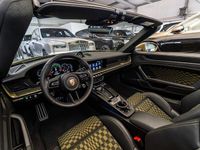 Neu Porsche 992 541 PS (397 kW) 2026 Grün Cabrio