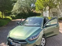 Usado Kia Ceed Vision 140 CV (102 kW) 2024 Verde Utilitario