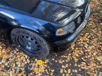 Gebraucht BMW 318 150 PS (110 kW) 2003 Schwarz Kleinwagen