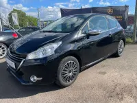 Gebraucht Peugeot 208 Allure 120 PS (88 kW) 2012 Noir perla nera Kleinwagen