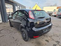 Gebraucht Fiat Punto Young 69 PS (50 kW) 2014 Schwarz Kleinwagen