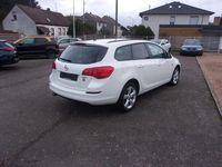 Gebraucht Opel Astra 140 PS (102 kW) 2012 Weiß Kombi