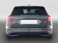 Gebraucht Volvo V60 Plus 197 PS (144 kW) 2025 Grün Kombi