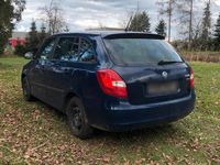 Gebraucht Skoda Fabia 70 PS (51 kW) 2012 Blau Kleinwagen