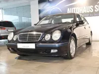 Second-hand Mercedes E220 Elegance 143 CP (105 kW) 2001 Albastru Berlinǎ