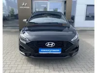Gebraucht Hyundai i30 Advantage 101 PS (74 kW) 2024 Schwarz Limousine