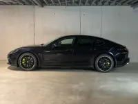 Gebraucht Porsche Panamera 4 E-Hybrid 462 PS (339 kW) 2019 Tiefschwarzmetallic Kleinwagen