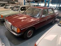 Gebraucht Mercedes 200 109 PS (80 kW) 1984 Weinrot Limousine