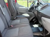 Gebraucht Ford Transit Trend 105 PS (77 kW) 2018 Rot Kombi