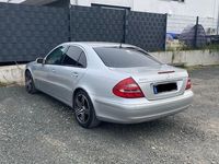 Gebraucht Mercedes E320 204 PS (150 kW) 2004 Silber Limousine