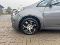 Gebraucht Hyundai ix20 Edition 90 PS (66 kW) 2011 Grau Kleinwagen