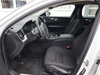Gebraucht Volvo V60 R-Design 398 PS (292 kW) 2021 Ice white / solid Kombi