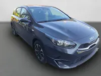 Neu Kia Ceed 140 PS (102 kW) 2025 Grau Kleinwagen