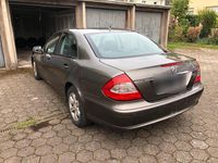Gebraucht Mercedes E200 136 PS (100 kW) 2008 Grau Limousine