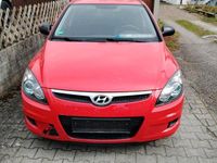 Gebraucht Hyundai i30 110 PS (80 kW) 2009 Rot Limousine