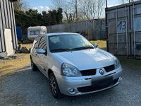 Gebraucht Renault Clio II 75 PS (55 kW) 2005 Silber Kleinwagen