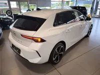 Gebraucht Opel Astra Elegance 131 PS (96 kW) 2023 Jade weiss/arktis weiss Kleinwagen