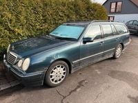 Gebraucht Mercedes E320 224 PS (164 kW) 1999 Grün Kombi
