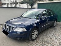 Gebraucht VW Passat 101 PS (74 kW) 2002 Blau Limousine